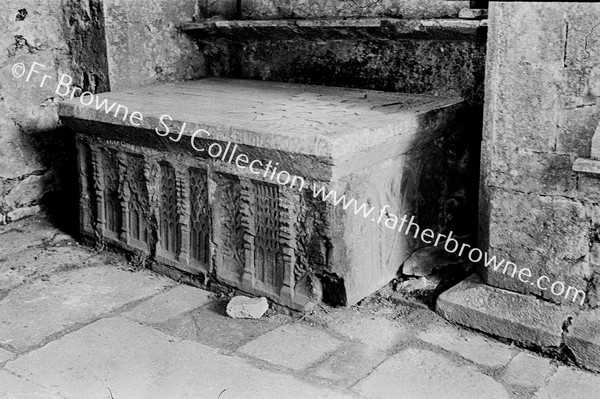 KILCOOLEY ABBEY QUATERFOIL WINDOW